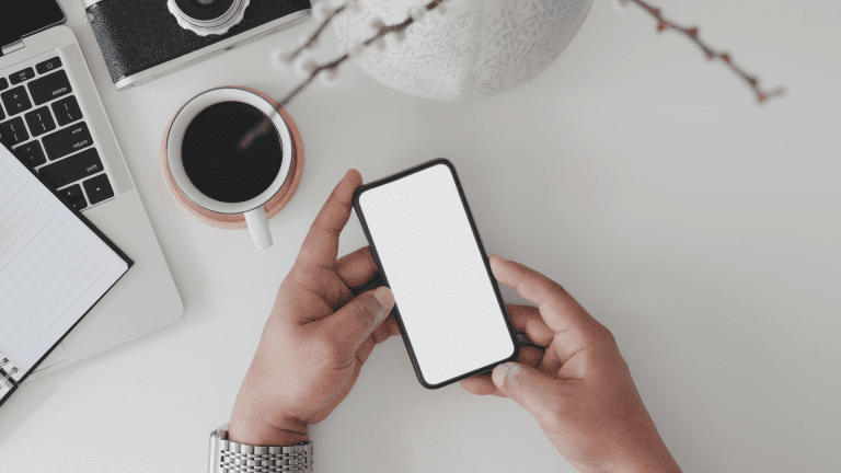 Jak zrobić print screen zrzut ekranu na telefonie z Android i iOS