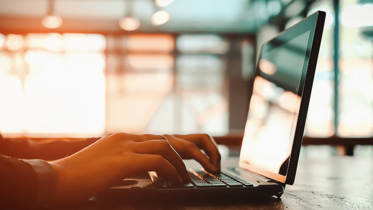 Serwis GoodContent - zarabiaj więcej na pisaniu - kurs o copywritingu