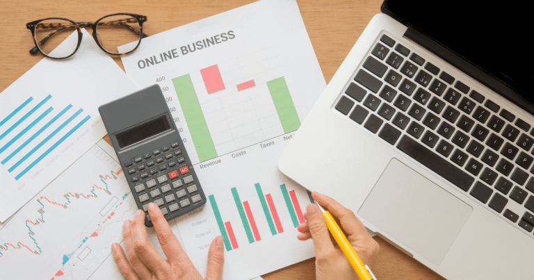 Jak zarabiać przez Internet? 7 pomysłów na biznes online i hobby
