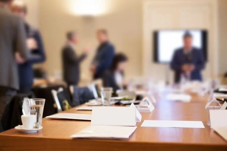 Nowoczesna sala konferencyjna do wynajęcia w Szczecinie - najlepsza lokalizacja i wysoka jakość usług