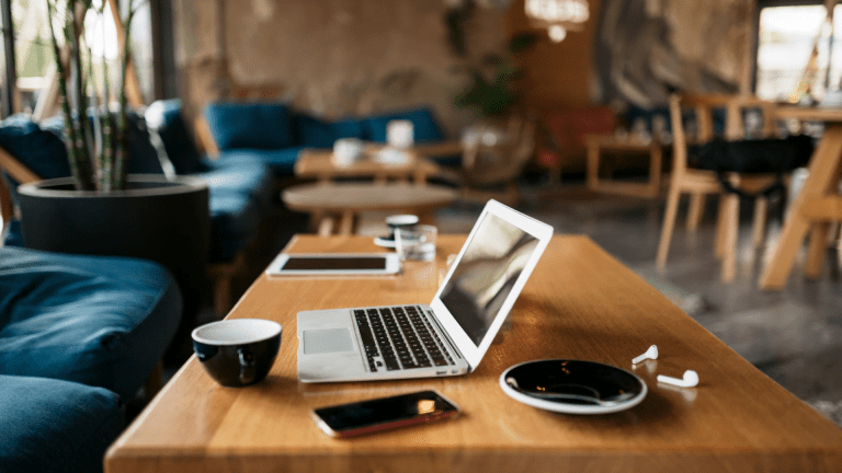 Praca freelancera - zalety i wady pracy przez Internet
