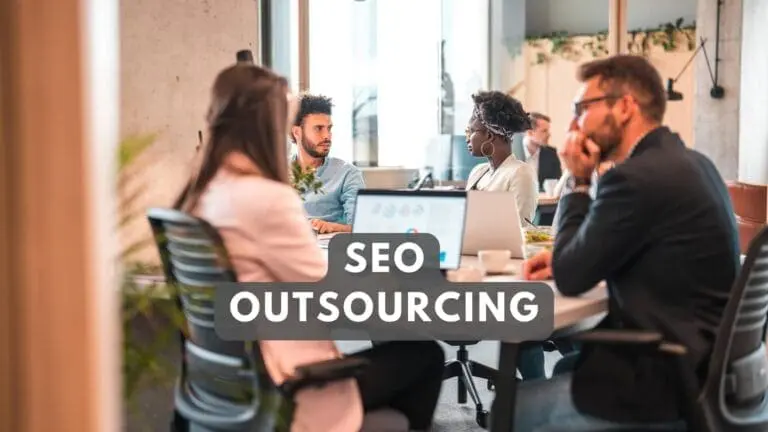 Samodzielne pozycjonowanie czy outsourcing SEO – kompleksowy przewodnik